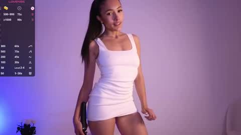 Snapshot of jade_paris chatting on October 19, 2025, 8:26 am Jade Paris online show from October 19, 2025, 8:26 am