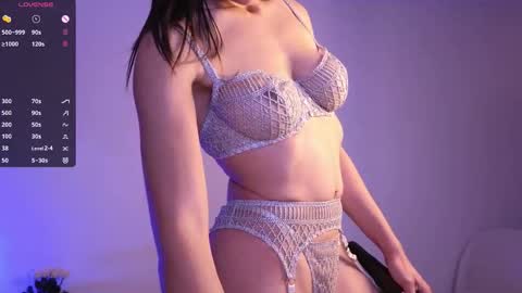 Snapshot of jade_paris chatting on November 21, 2025, 7:45 pm Jade Paris online show from November 21, 2025, 7:45 pm