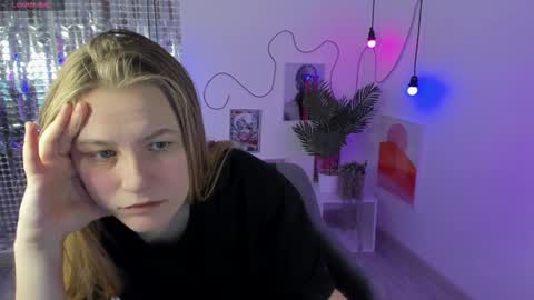 Jade online show from December 15, 2024, 4:48 pm