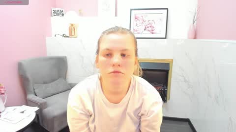 Jade online show from February 8, 2025, 3:52 am