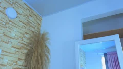 jade white  online show from March 19, 2026, 1:48 pm