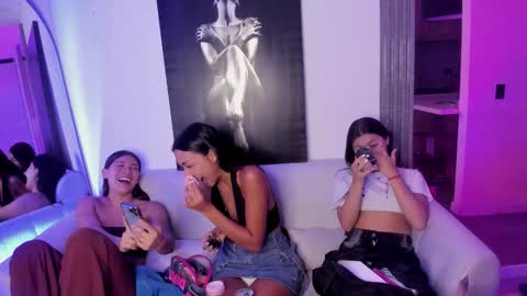 Snapshot of jade_ws chatting on September 24, 2025, 11:30 pm Jade online show from September 24, 2025, 11:30 pm