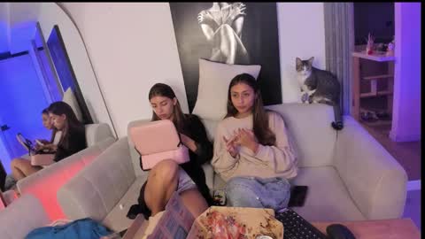 Snapshot of jade_ws chatting on October 16, 2025, 2:01 am Jade online show from October 16, 2025, 2:01 am