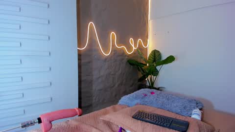 Snapshot of jadee__ chatting on February 1, 2025, 2:05 am jadee__ online show from February 1, 2025, 2:05 am