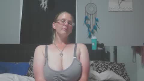 Snapshot of jadeluv chatting on April 24, 2026, 12:46 am JadeLuv online show from April 24, 2026, 12:46 am