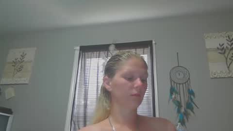 Snapshot of jadeluv chatting on May 1, 2026, 4:55 pm JadeLuv online show from May 1, 2026, 4:55 pm