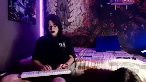 Alex and Venus online show from April 9, 2026, 6:19 am