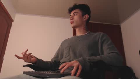 jaico_santos online show from November 29, 2025, 6:11 pm