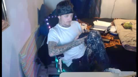 showingitoff online show from November 19, 2025, 3:50 am