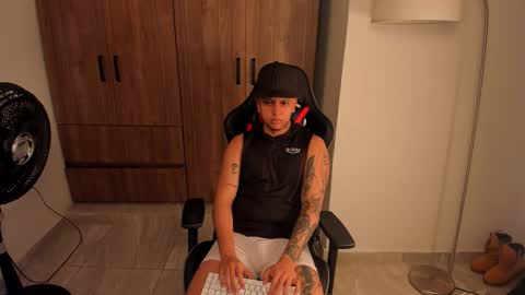 Snapshot of jake_pons chatting on February 9, 2026, 4:05 am Jake Pons online show from February 9, 2026, 4:05 am