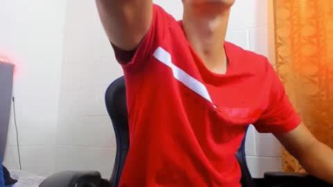 Hi guys im new 3 online show from February 5, 2025, 5:20 pm