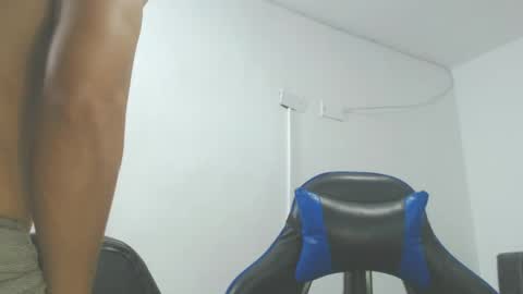 Hi guys im new 3 online show from April 10, 2026, 11:31 pm