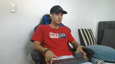 Hi guys im new 3 online show from July 16, 2026, 6:14 pm