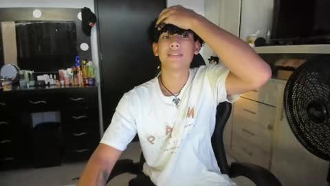 Snapshot of jake_willianss chatting on May 31, 2026, 10:22 pm jake willianss online show from May 31, 2026, 10:22 pm