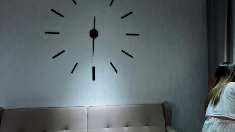 Iris online show from November 21, 2025, 5:17 am