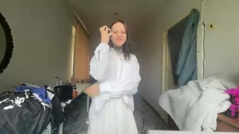 Snapshot of jalisacibik chatting on June 2, 2026, 8:05 am Sarah online show from June 2, 2026, 8:05 am