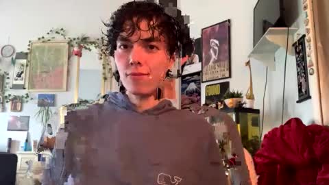 August online show from November 26, 2025, 5:03 pm