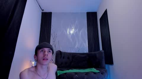 james_adamss_ online show from January 15, 2026, 8:01 pm