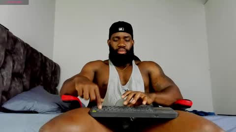 Snapshot of james_bbcmuscle chatting on May 5, 2026, 3:36 am James BBC online show from May 5, 2026, 3:36 am