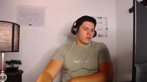 james_cr online show from October 8, 2025, 2:42 am