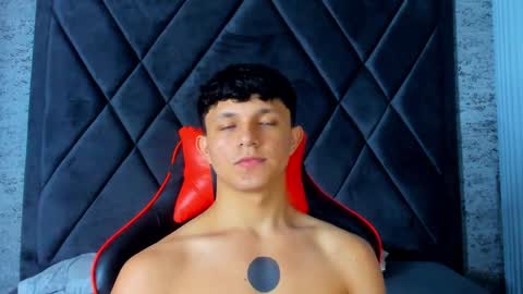 jamesgolden_ online show from March 4, 2025, 11:29 am