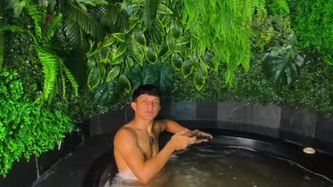 jamesgolden_ online show from March 7, 2025, 10:56 am