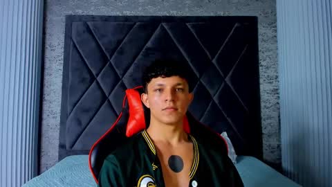 jamesgolden_ online show from March 10, 2025, 9:32 am