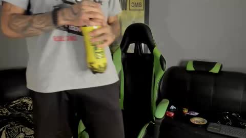 Snapshot of jamesinked_ chatting on January 4, 2025, 2:14 am Jamesinked online show from January 4, 2025, 2:14 am