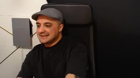 Snapshot of jamesmyersx chatting on October 28, 2025, 5:44 am JamesMyers online show from October 28, 2025, 5:44 am