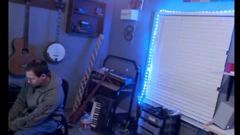 Snapshot of jameswebbscope chatting on May 5, 2026, 5:37 am Jameswebbscope online show from May 5, 2026, 5:37 am