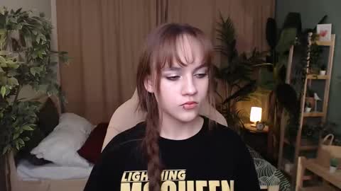 Snapshot of jamie_chung chatting on November 13, 2025, 1:04 am jamie_chung online show from November 13, 2025, 1:04 am