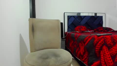 Snapshot of jamiee_f chatting on August 8, 2026, 5:37 pm jamiee f online show from August 8, 2026, 5:37 pm