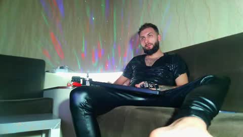 Robbie online show from February 27, 2025, 3:04 am