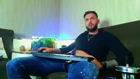 Robbie online show from March 8, 2025, 4:01 am