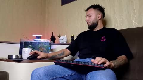 Robbie online show from September 19, 2025, 7:54 am