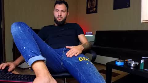 Robbie online show from October 7, 2025, 5:37 am