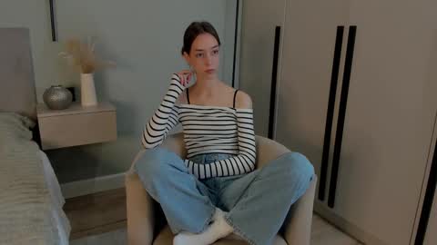 Snapshot of jamikameidlinger chatting on December 17, 2025, 7:25 am Caroline online show from December 17, 2025, 7:25 am