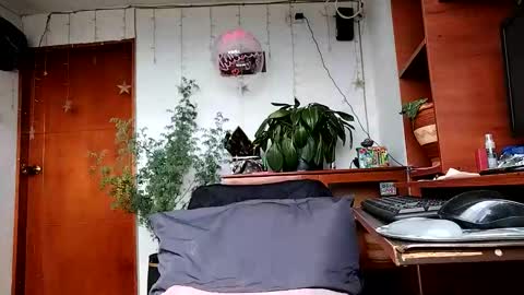 janariivera1 online show from April 2, 2026, 8:17 pm