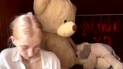 Snapshot of janicesivertsen chatting on June 29, 2026, 10:15 am Elsa online show from June 29, 2026, 10:15 am