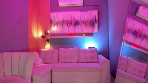 Janinne  online show from March 20, 2026, 11:04 am