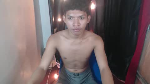 janlloyd04 online show from November 23, 2025, 8:47 am