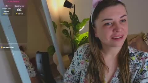 Snapshot of janne_fisher chatting on May 1, 2026, 10:03 pm Janne online show from May 1, 2026, 10:03 pm