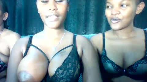 Snapshot of jannyshiko75 chatting on May 19, 2026, 12:33 pm jannyshiko75 online show from May 19, 2026, 12:33 pm