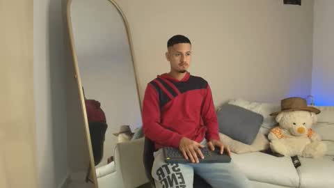 janomar01 online show from January 18, 2026, 12:53 pm