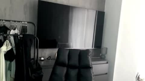 Ivy online show from December 21, 2025, 10:55 am