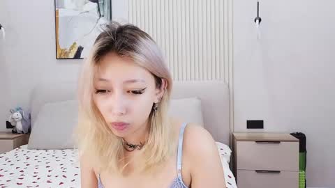 Snapshot of jasmilee chatting on April 24, 2026, 7:27 pm Jasmine online show from April 24, 2026, 7:27 pm