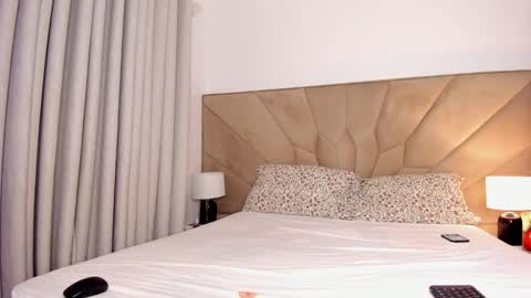 jasmin_melons online show from November 24, 2025, 2:55 am