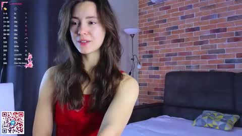 Chloe online show from September 27, 2025, 6:07 am