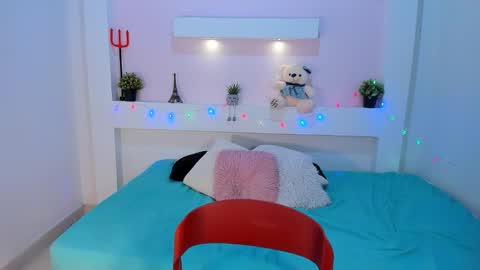 Jazmin online show from November 16, 2025, 10:15 pm