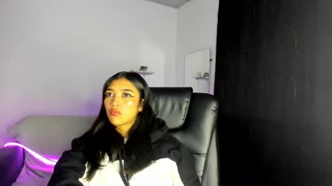 Snapshot of jaulyn_18 chatting on March 15, 2026, 11:05 am Jaulyn online show from March 15, 2026, 11:05 am